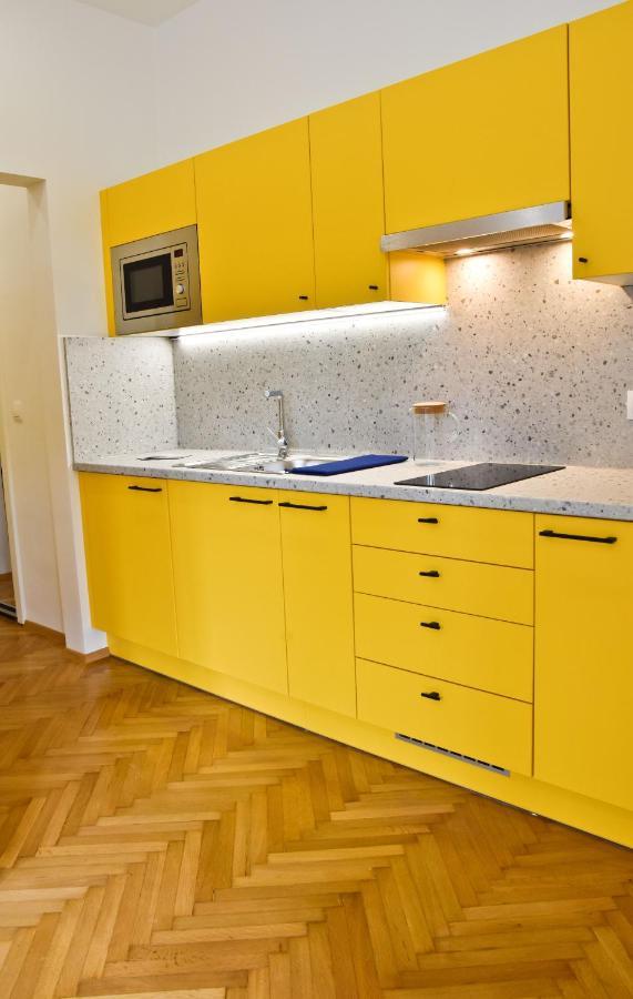 Zachar Apartman Sopron Bagian luar foto